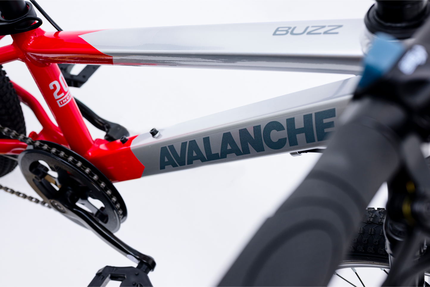 Avalanche Buzz 20"