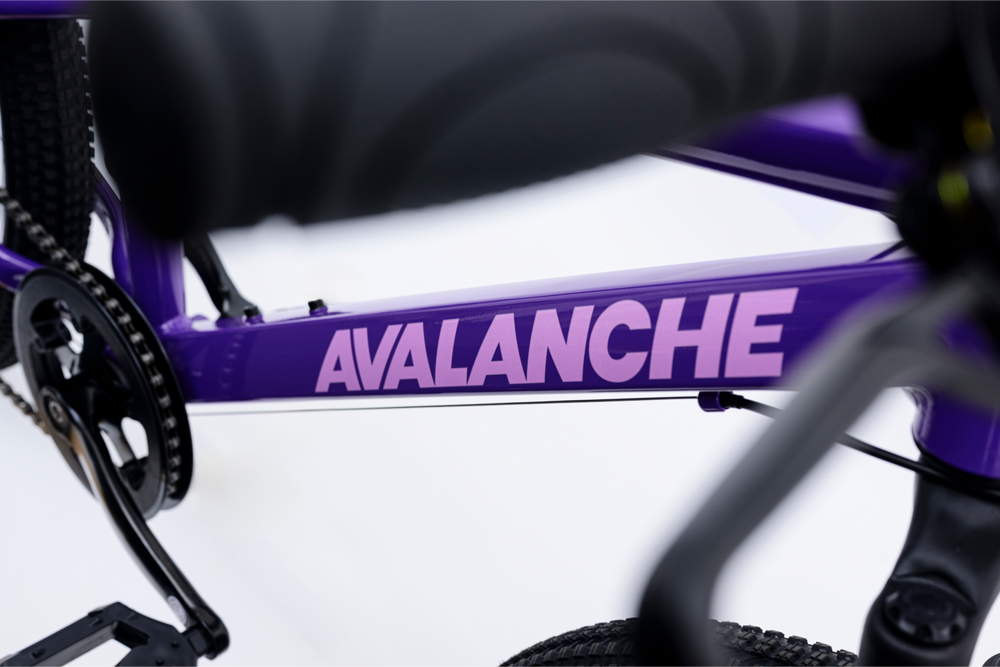 Avalanche Cosmic 24"