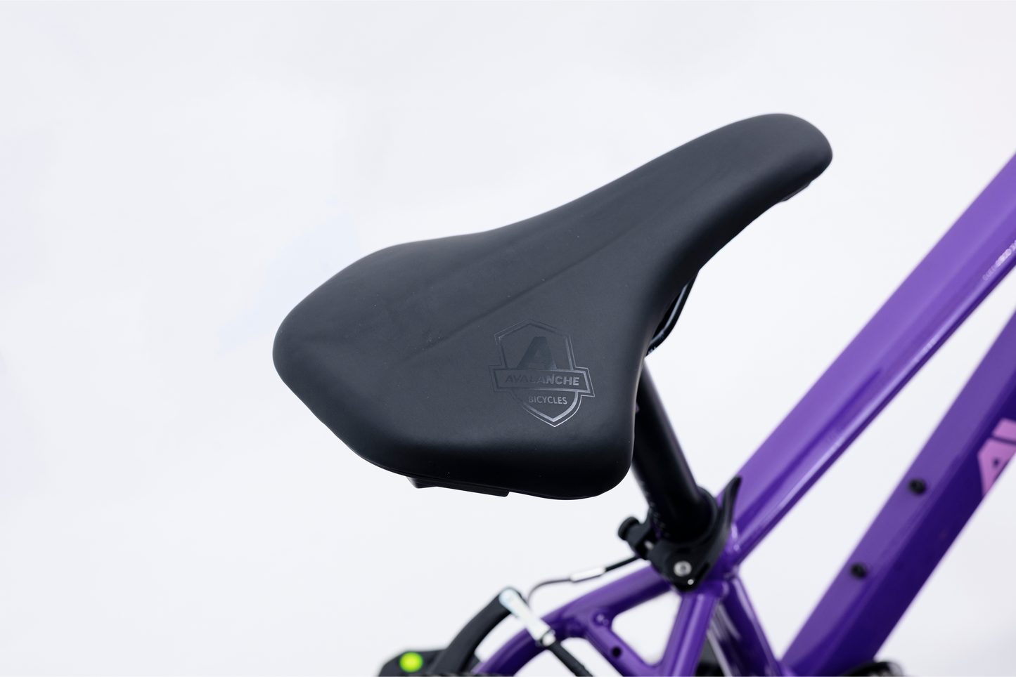 Avalanche Cosmic 24"