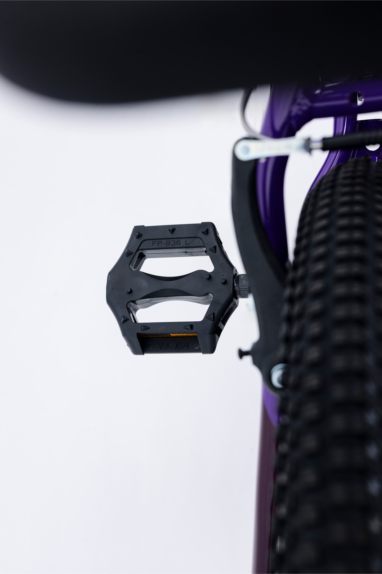 Avalanche Cosmic 24"