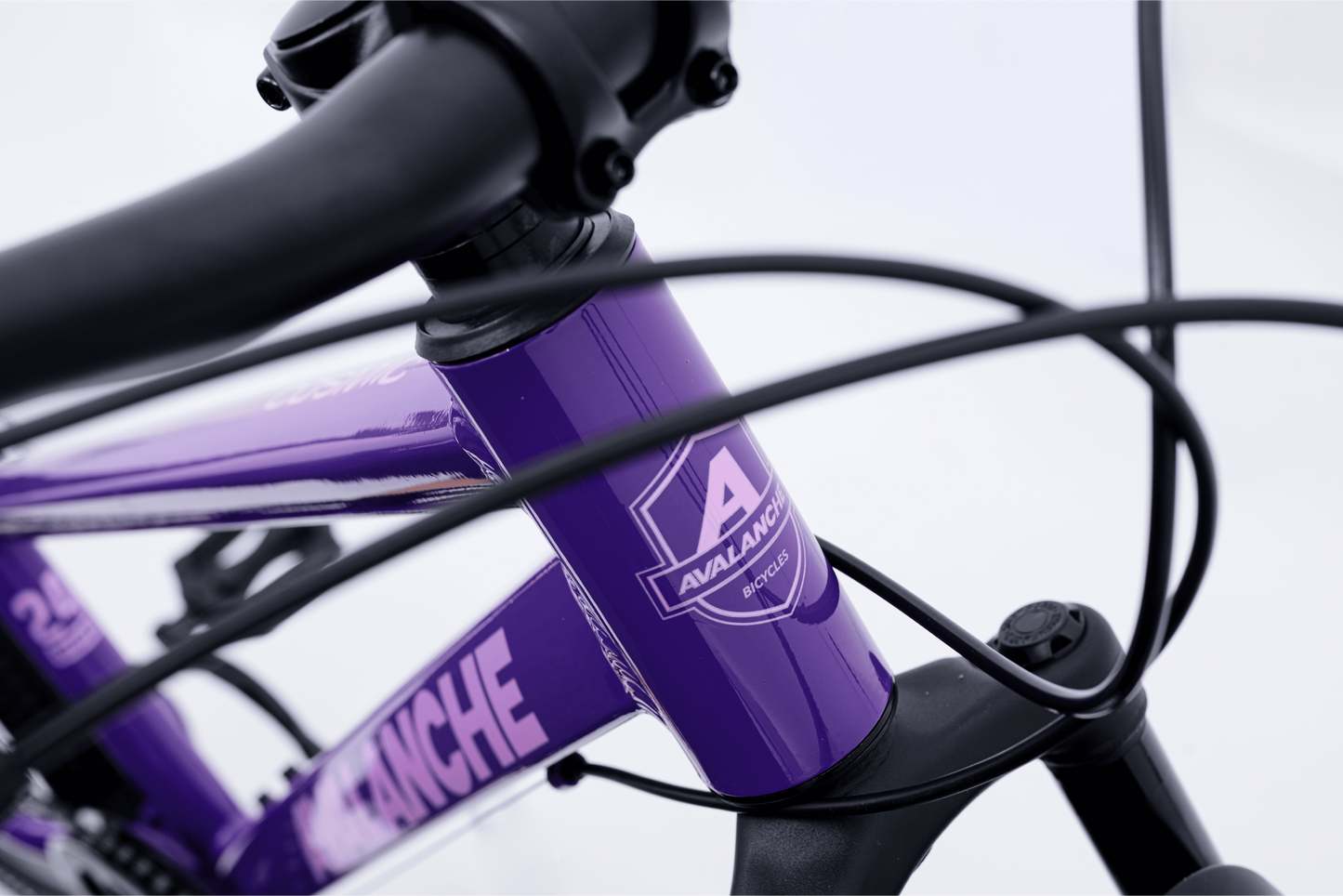 Avalanche Cosmic 24"