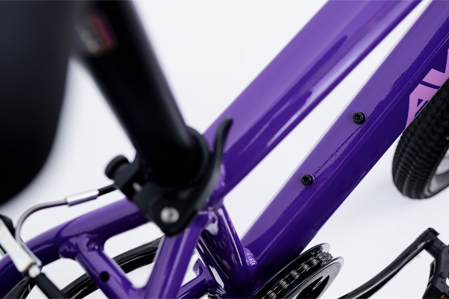 Avalanche Cosmic 24"