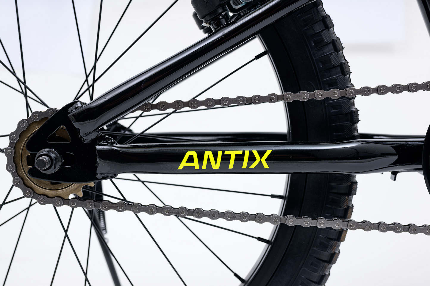 Avalanche Antix 20"