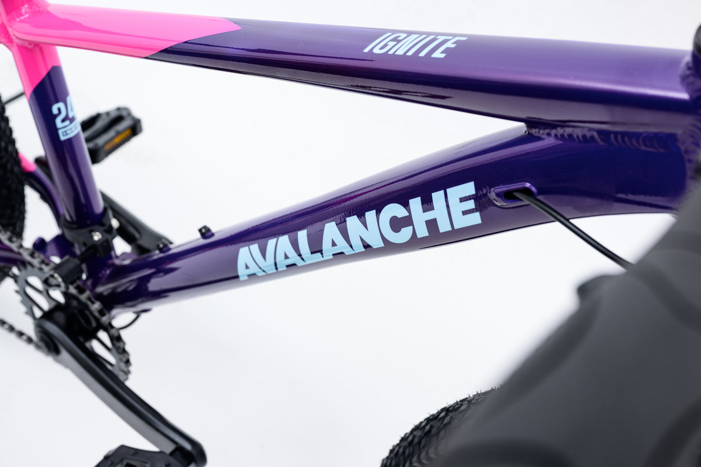 Avalanche Ignite 24"