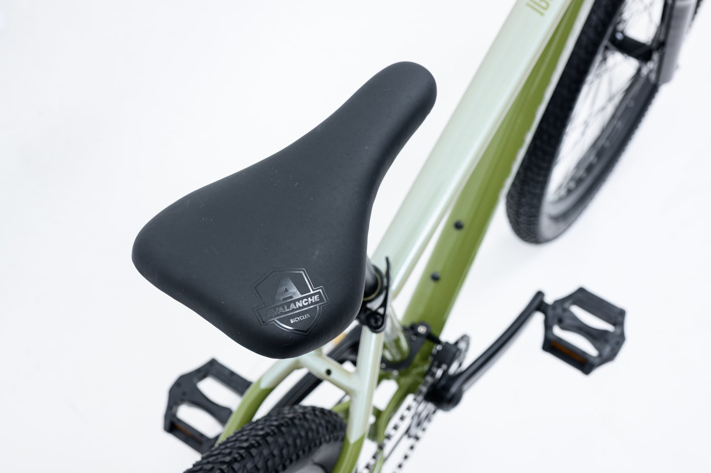 Avalanche Ignite 24"